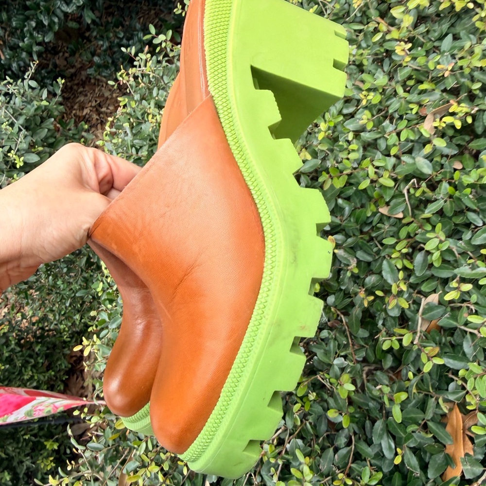 Giani Bernini Lime Green and Tan Mules